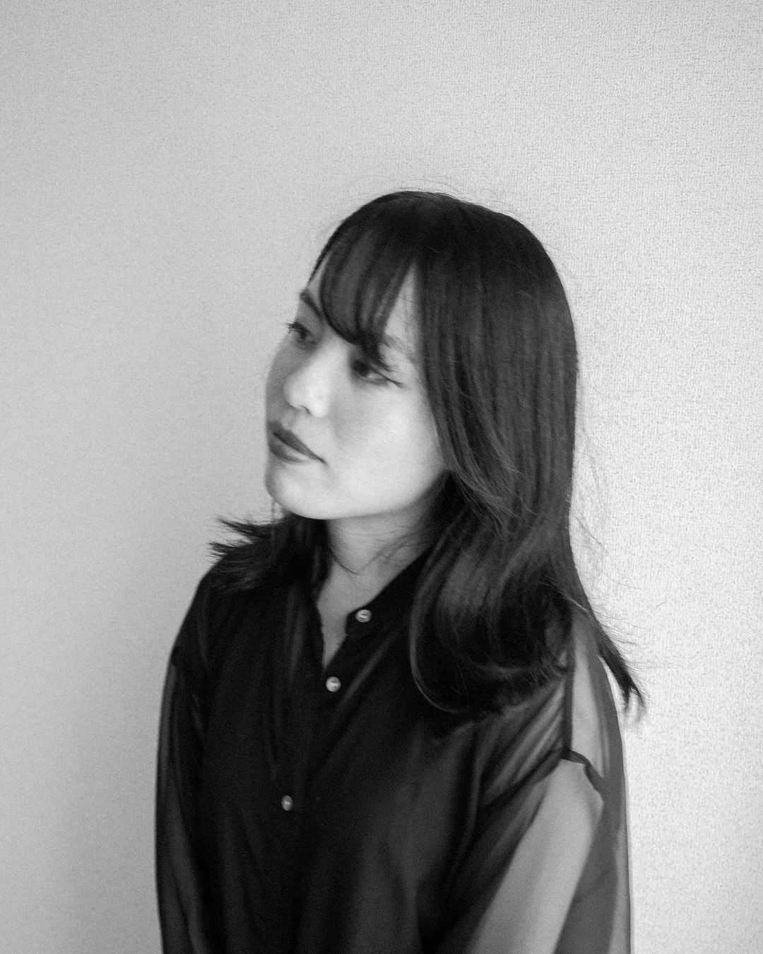 女性のモノクロポートレート