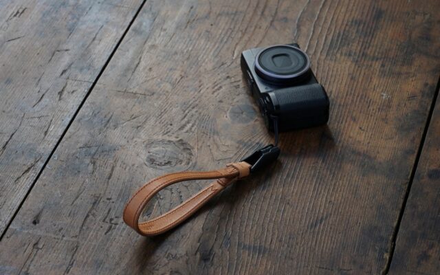 カメラ用ハンドストラップ 「スプートニク3」新発売！YKK製の「ねじれ軽減係合パーツ」で着脱ワンアクション