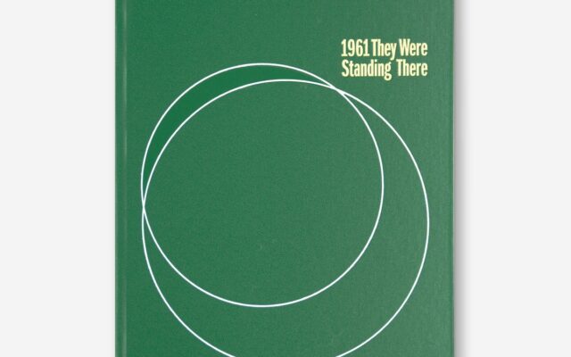 楢橋朝子写真集『1961 They Were Standing There 楢橋國武遺品のネガより』を刊行
