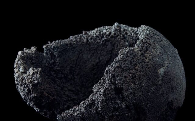 陶芸家 白石 陽一による新作オブジェ作品を中心とした個展 「模倣 ‘Imitation’」を10月30日(金)よりESCAPERS AN OTHER WORLD (表参道) にて開催。
