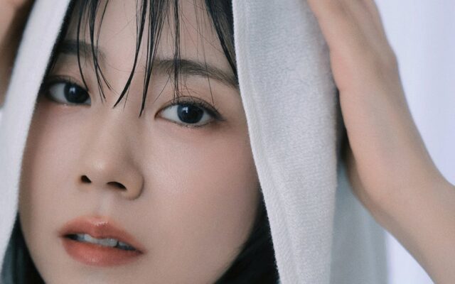 KARA20周年に向けた10年ぶりの写真集『ハン・スンヨン写真集Inside You, Inside Me』12月10日（木）発売！